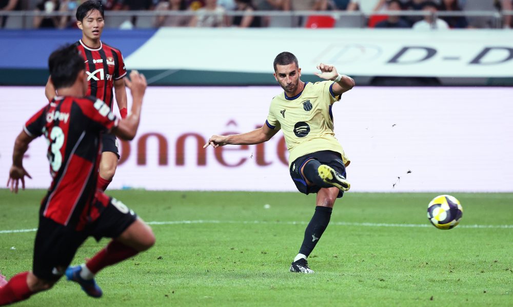 Barcelona forward ‘thinks’ Ter Stegen will continue as captain amid question marks